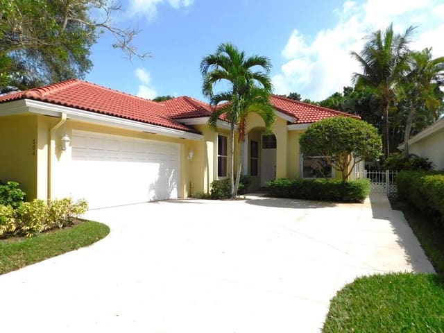 304 S Hampton Drive, Jupiter, FL 33458