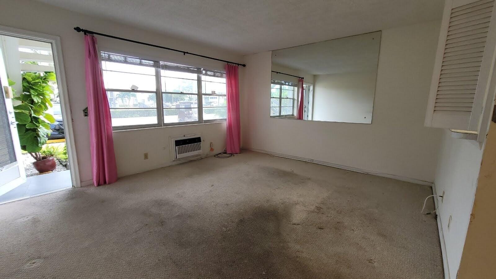 208 Kent M — photo 2