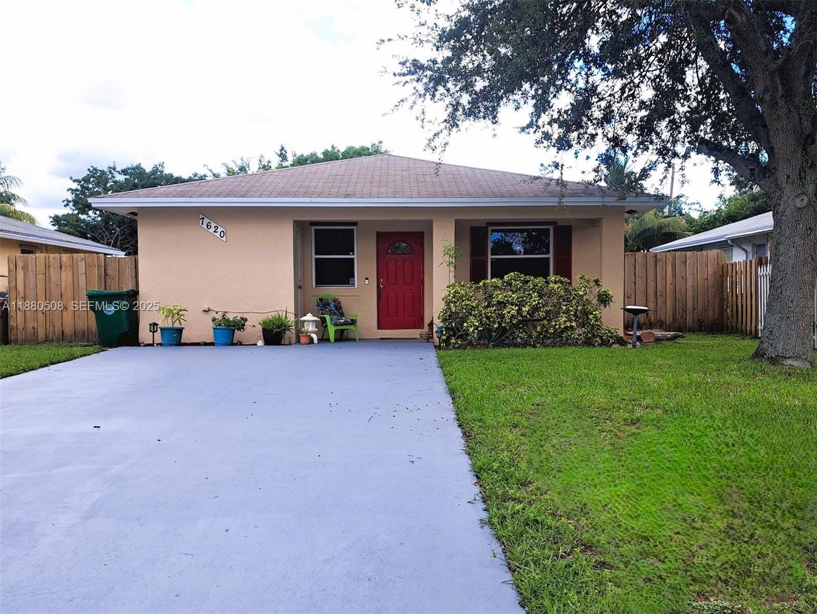 7620 NW 32nd Place, Davie, FL 33024 photo 2
