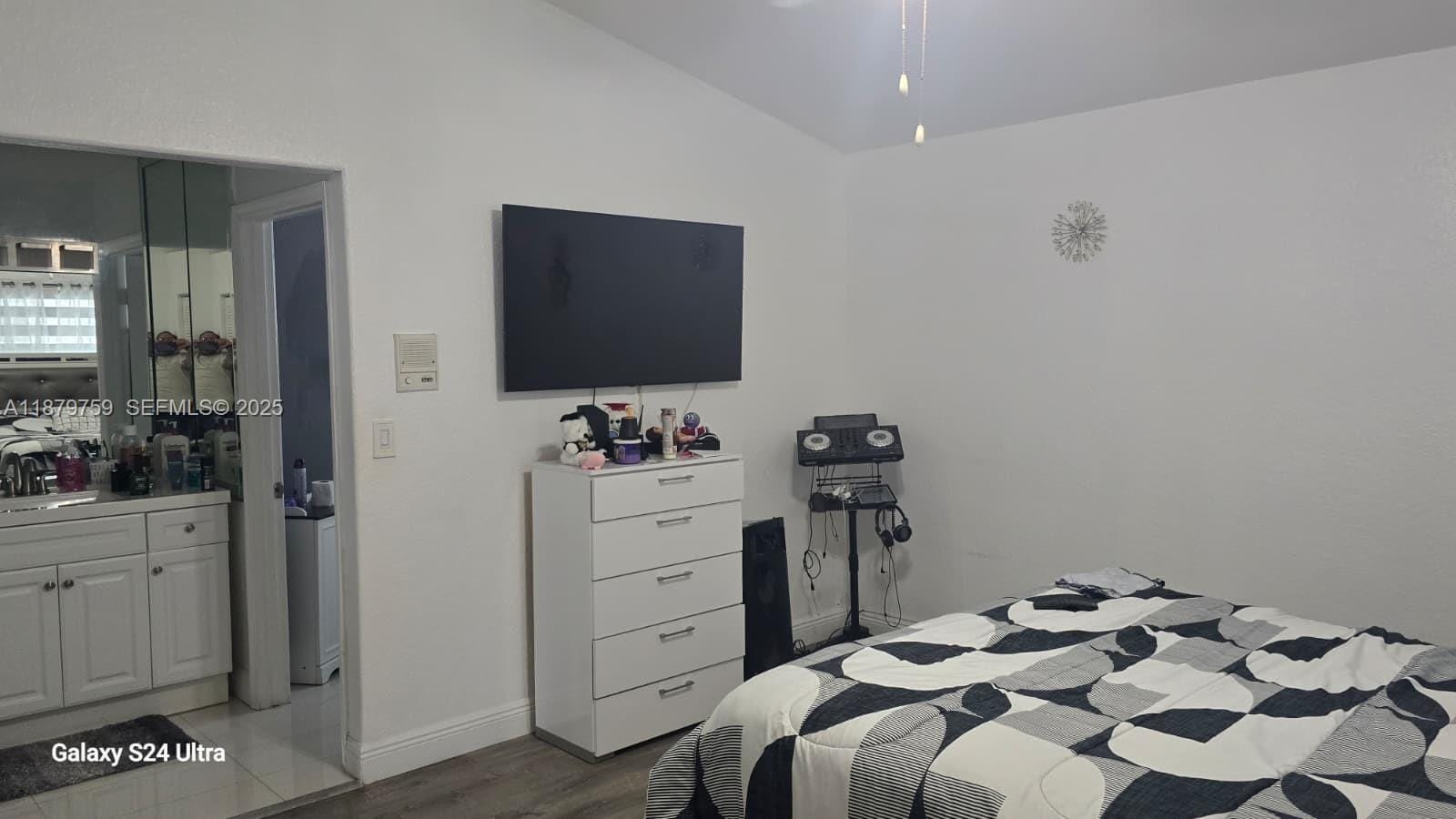 3240 W 76th Place, Hialeah, FL 33018 photo 14