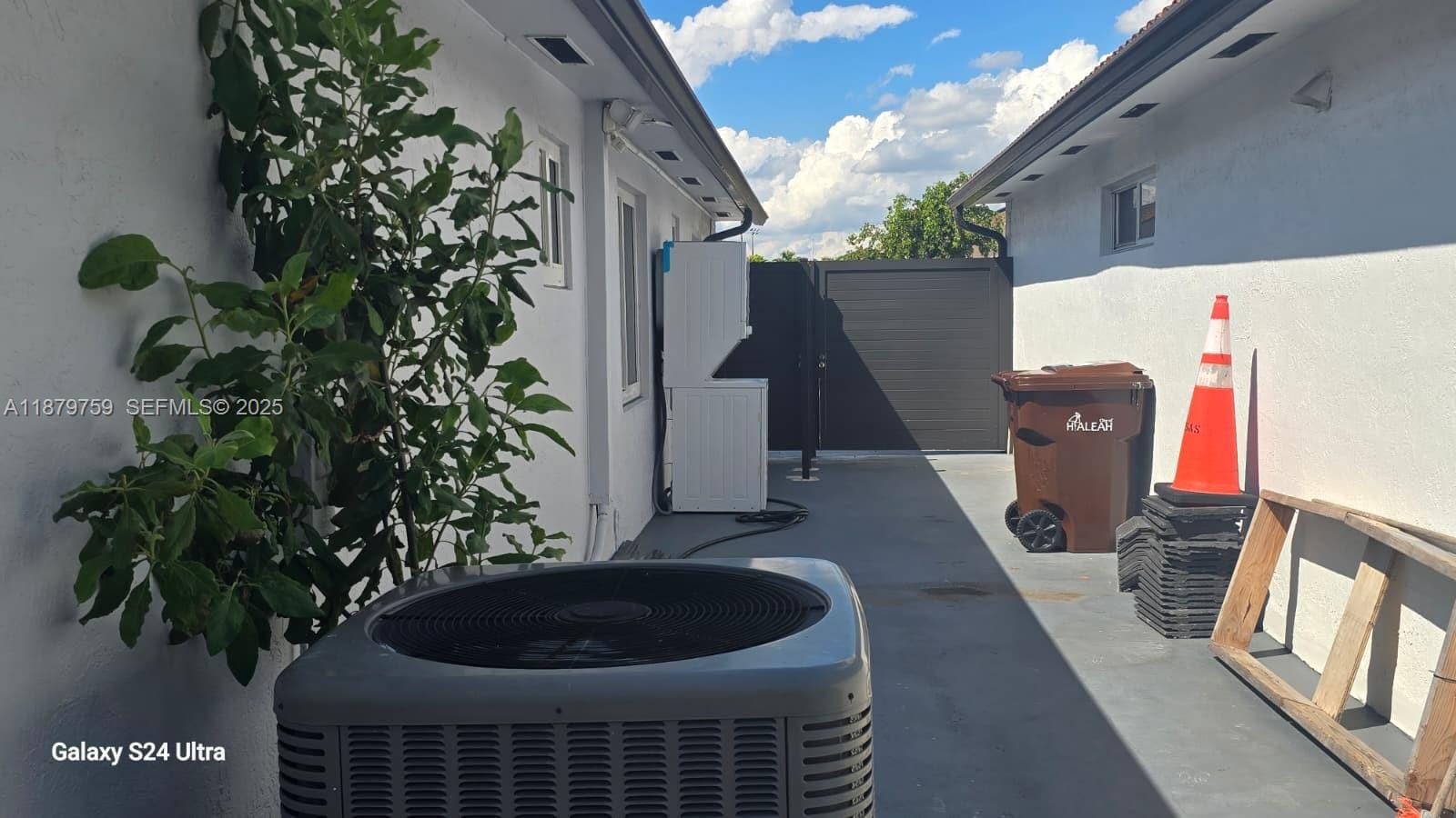 3240 W 76th Place, Hialeah, FL 33018 photo 28