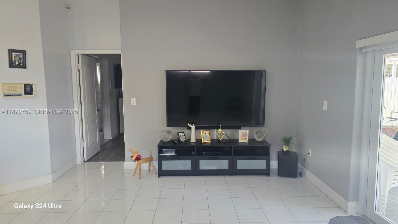 3240 W 76th Place, Hialeah, FL 33018 photo 9
