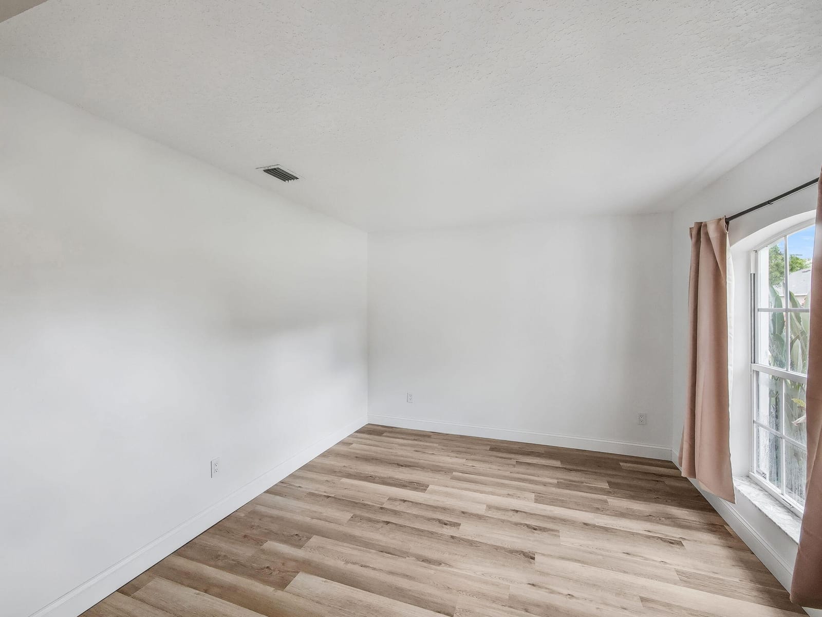 5323 NW Perez Court — photo 4