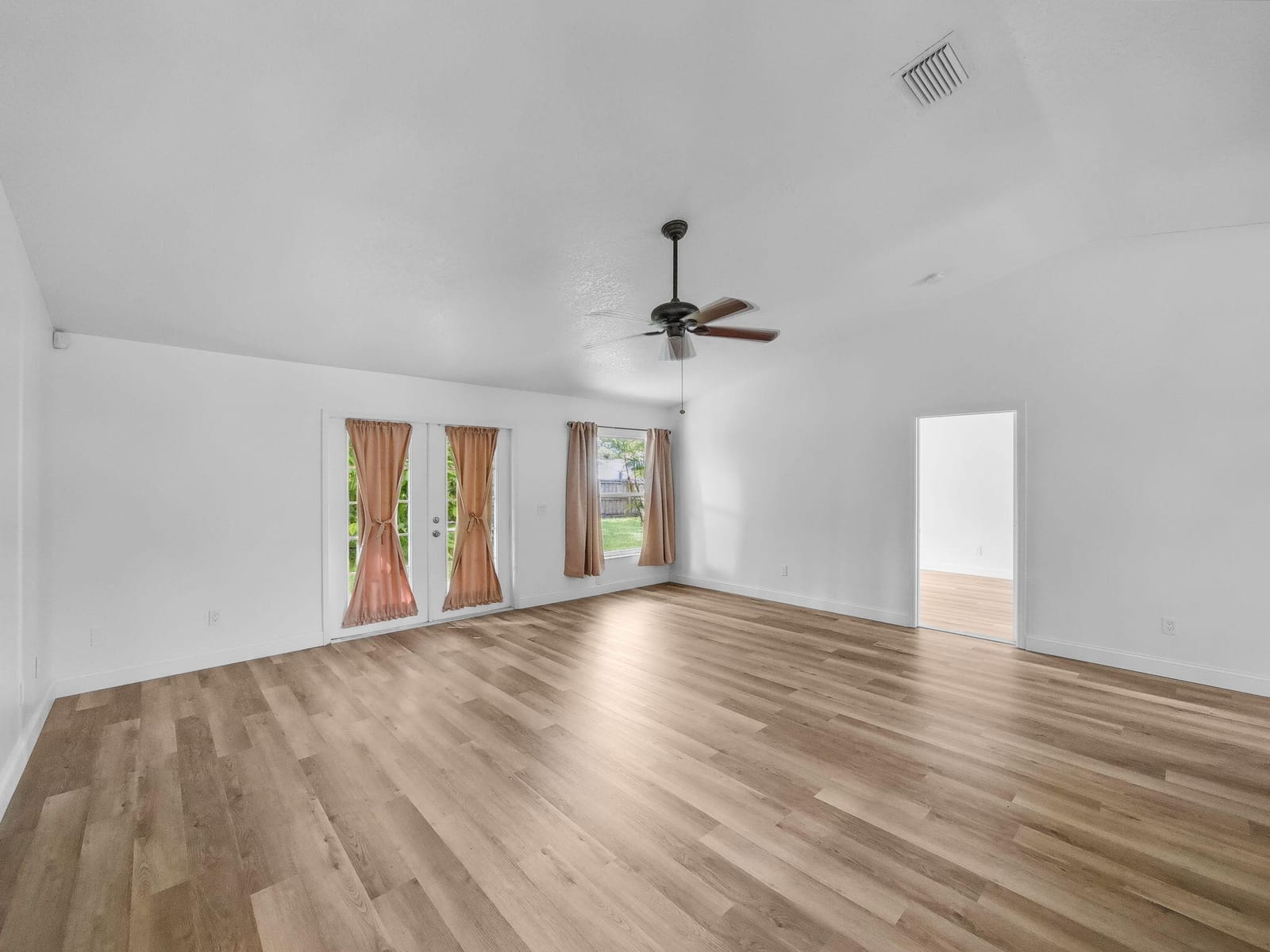 5323 NW Perez Court — photo 6