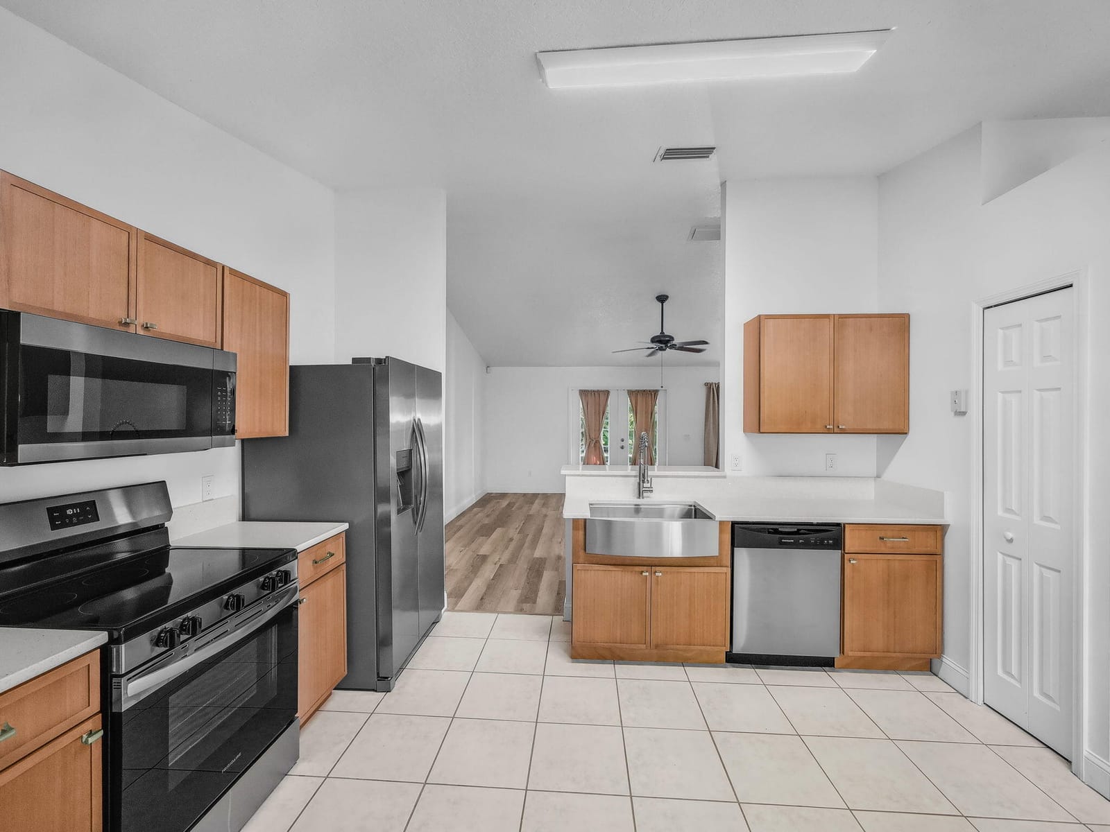5323 NW Perez Court — photo 8