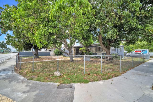 551 NW 183rd Street, sold in Miami Modern Manors, Miami Gardens, FL