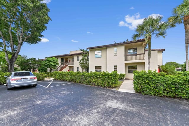 21827 Arriba Real 11-K, sold in Glades Of Boca Lago Condo, Boca Raton, FL