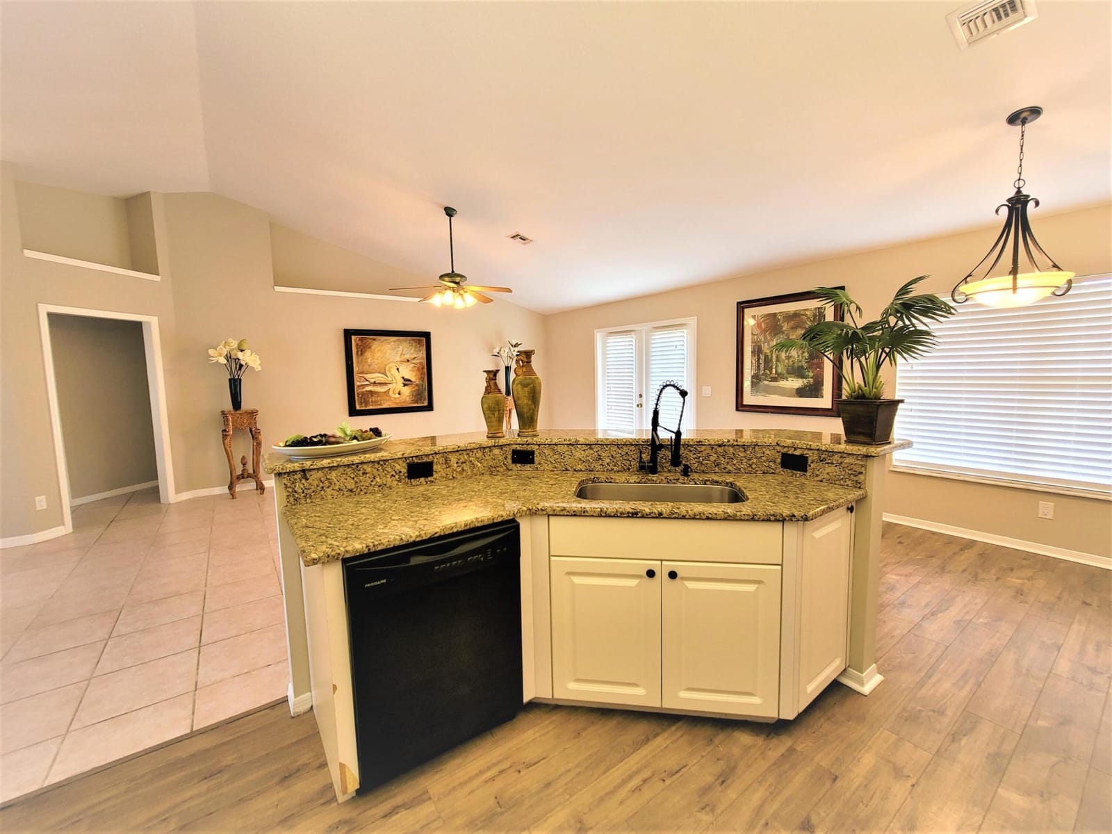 147 S 19th Circle SW — photo 9