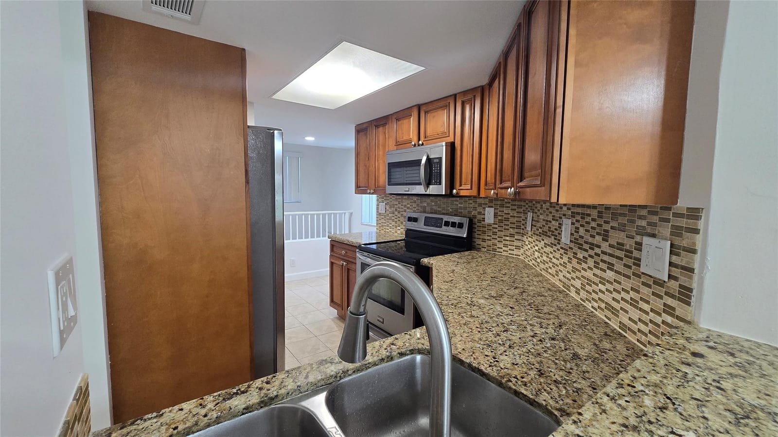 2815 N Course Drive 201 — photo 2