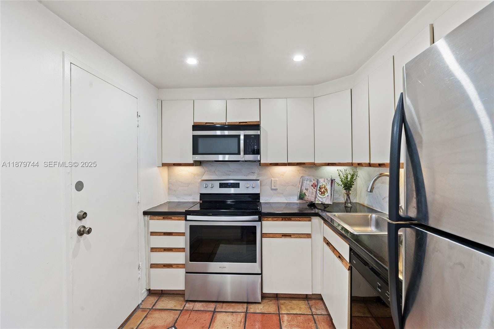 800 West Avenue 831, Miami Beach, FL 33139 photo 18