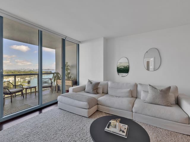 601 NE 36th Street 1304, sold in Blue Condo, Miami, FL