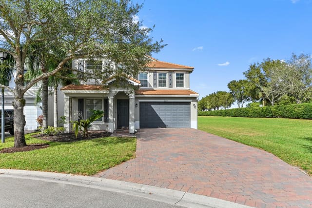 8639 Tally Ho Lane, sold in Palm Beach Plantation, Lake Worth, FL