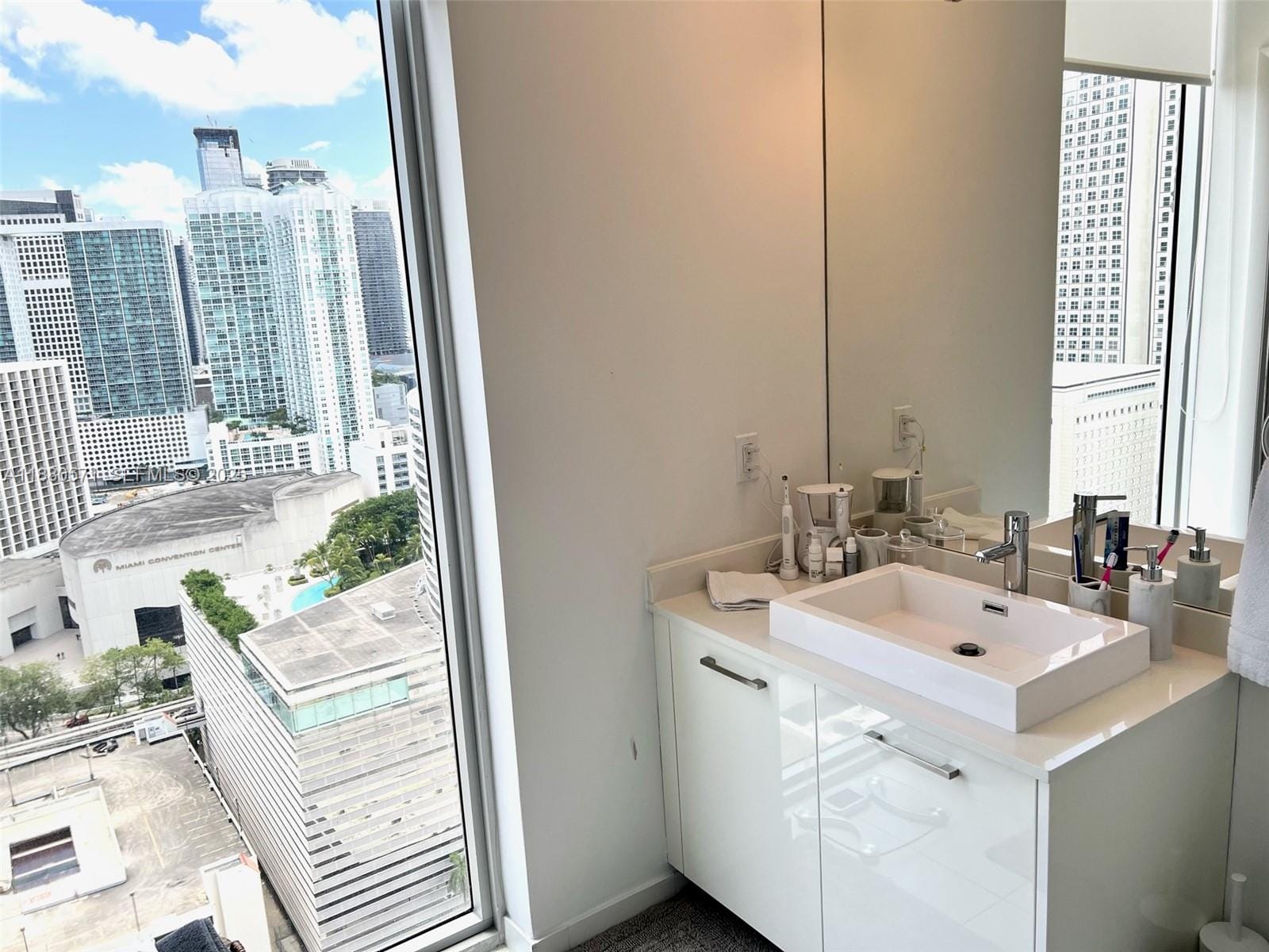 151 SE 1st Street 2711, Miami, FL 33131 photo 11