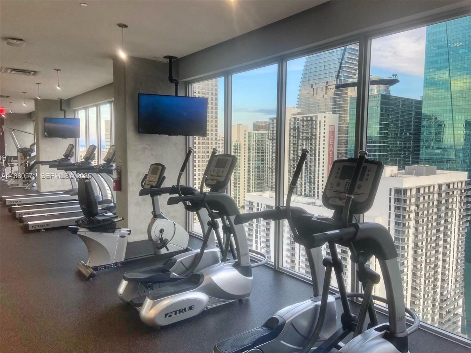 151 SE 1st Street 2711, Miami, FL 33131 photo 17