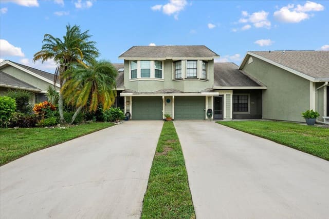 1562 SE Lynshire Court, sold in South Port St Lucie Unit 16 1st Replat, Port St Lucie, FL