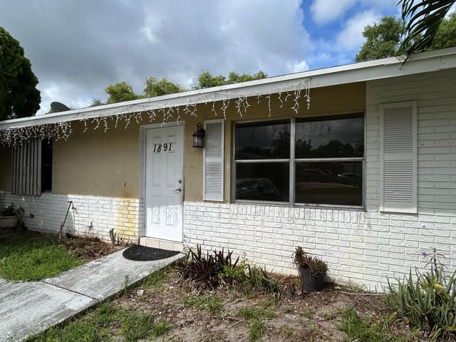 1891 Keenland Circle, West Palm Beach, FL 33415