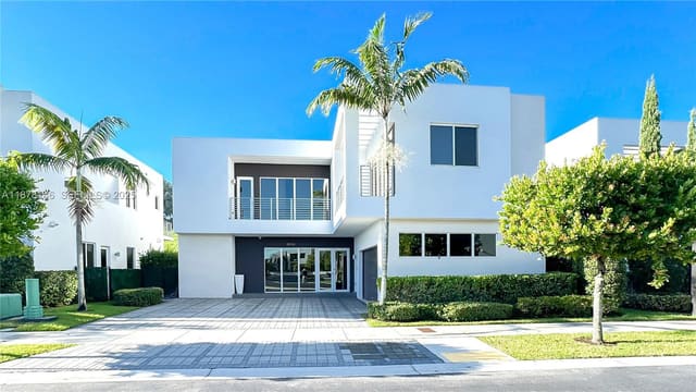 10050 NW 74th Terrace, Doral, FL 33178