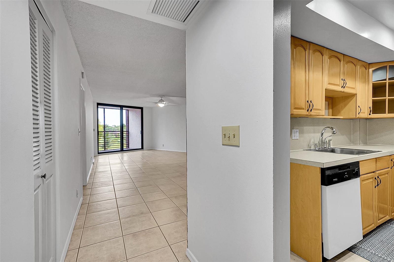 3900 N Hills Drive 301, Hollywood, FL 33021 photo 8