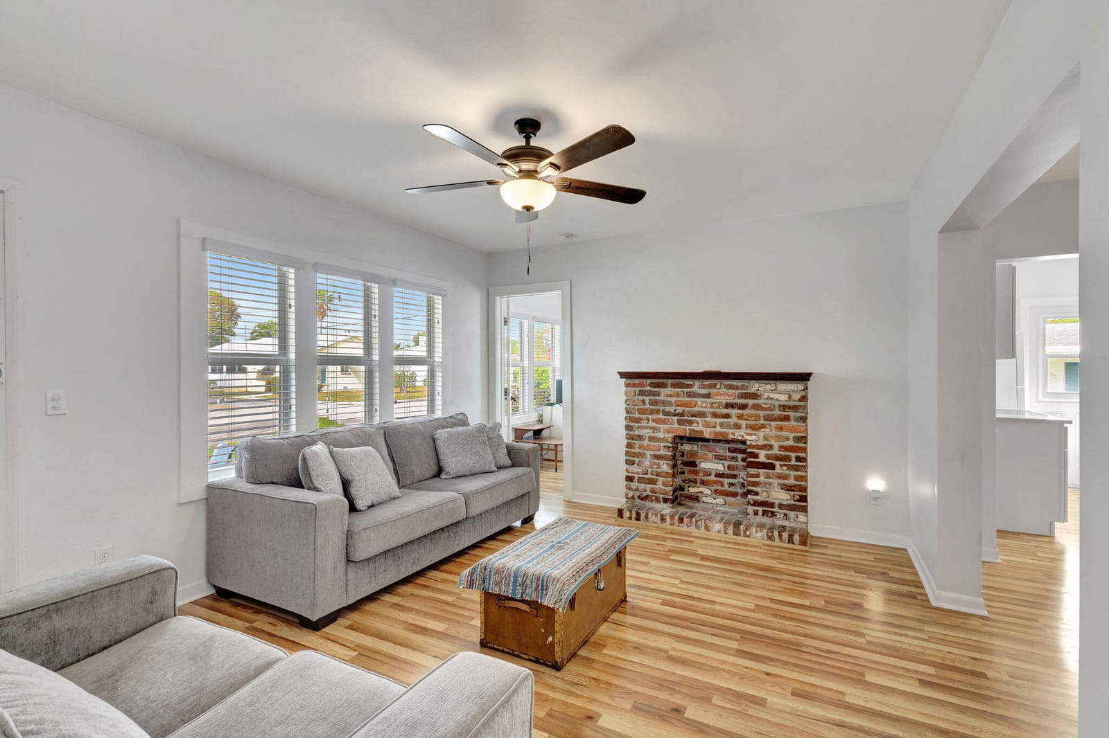 1132 N Palmway — photo 3