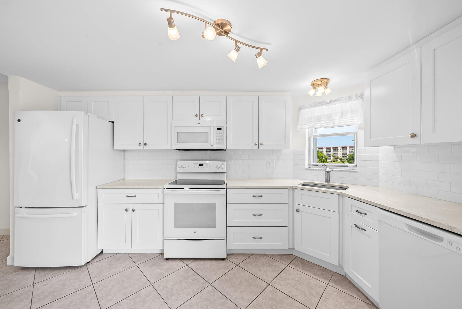 3595 Birdie Drive 406, Lake Worth, FL 33467 photo 11