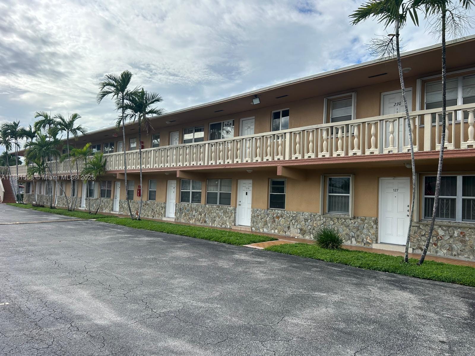 1154 W 35th Street 231, Hialeah, FL 33012