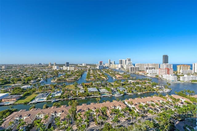 21205 Yacht Club Drive 2605, sold in North Tower At The Point, Aventura, FL