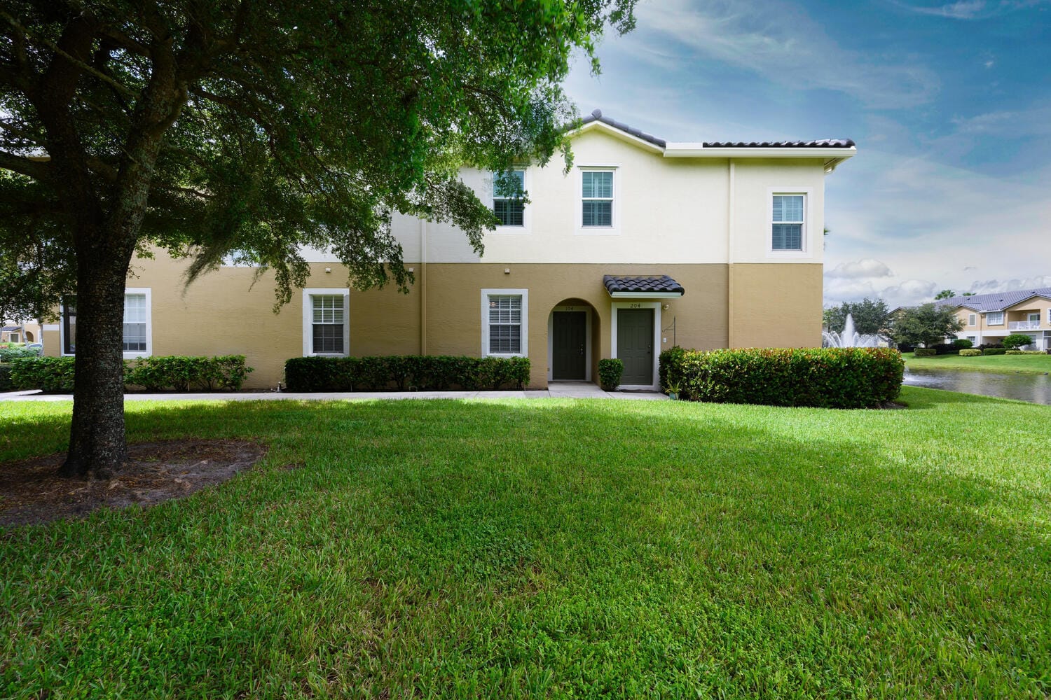 1561 SE Hampshire Way 104, Stuart, FL 34994 photo 2