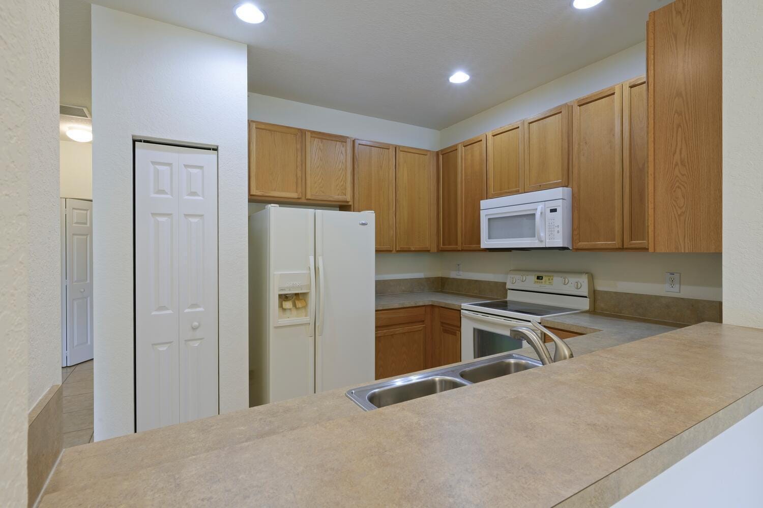 1561 SE Hampshire Way 104, Stuart, FL 34994 photo 12