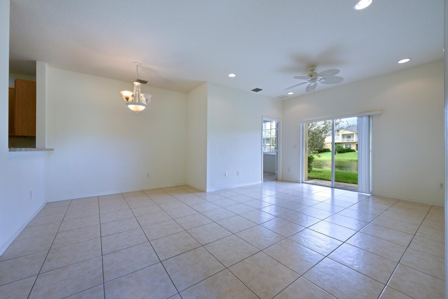 1561 SE Hampshire Way 104, Stuart, FL 34994 photo 5
