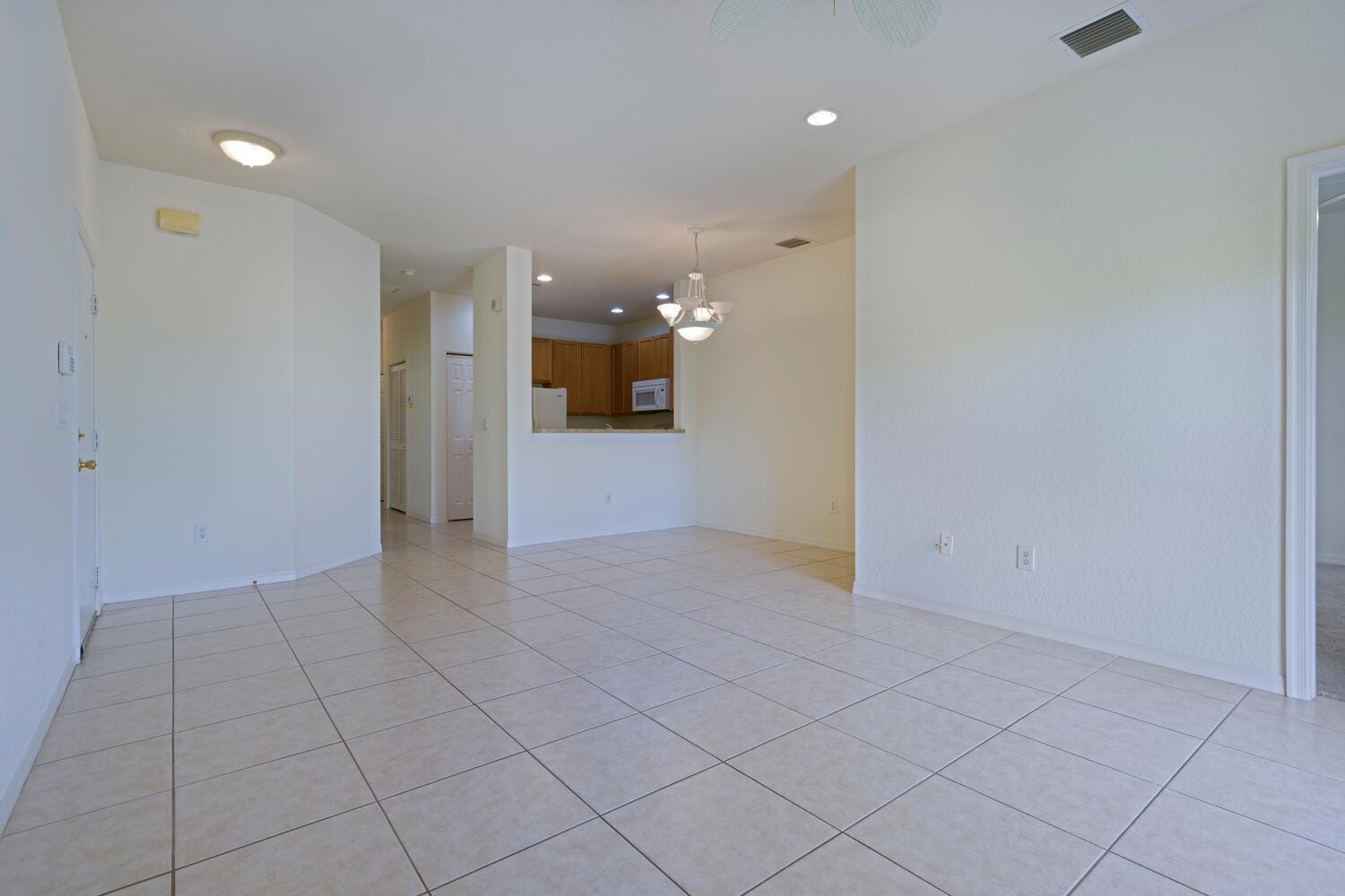 1561 SE Hampshire Way 104, Stuart, FL 34994 photo 9