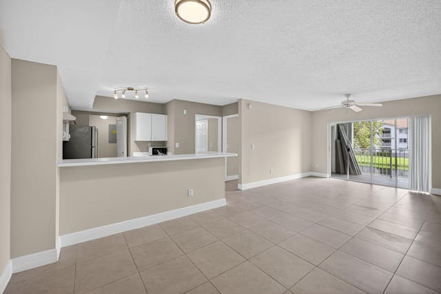 2640 S University Drive 220, Davie, FL 33328