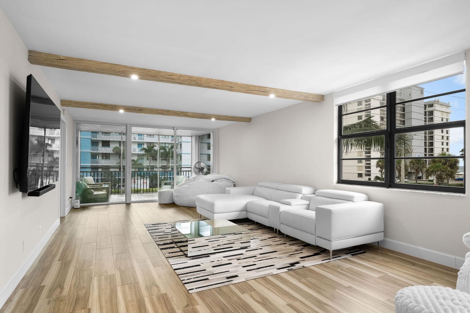 911 Ocean Drive 201 — photo 3