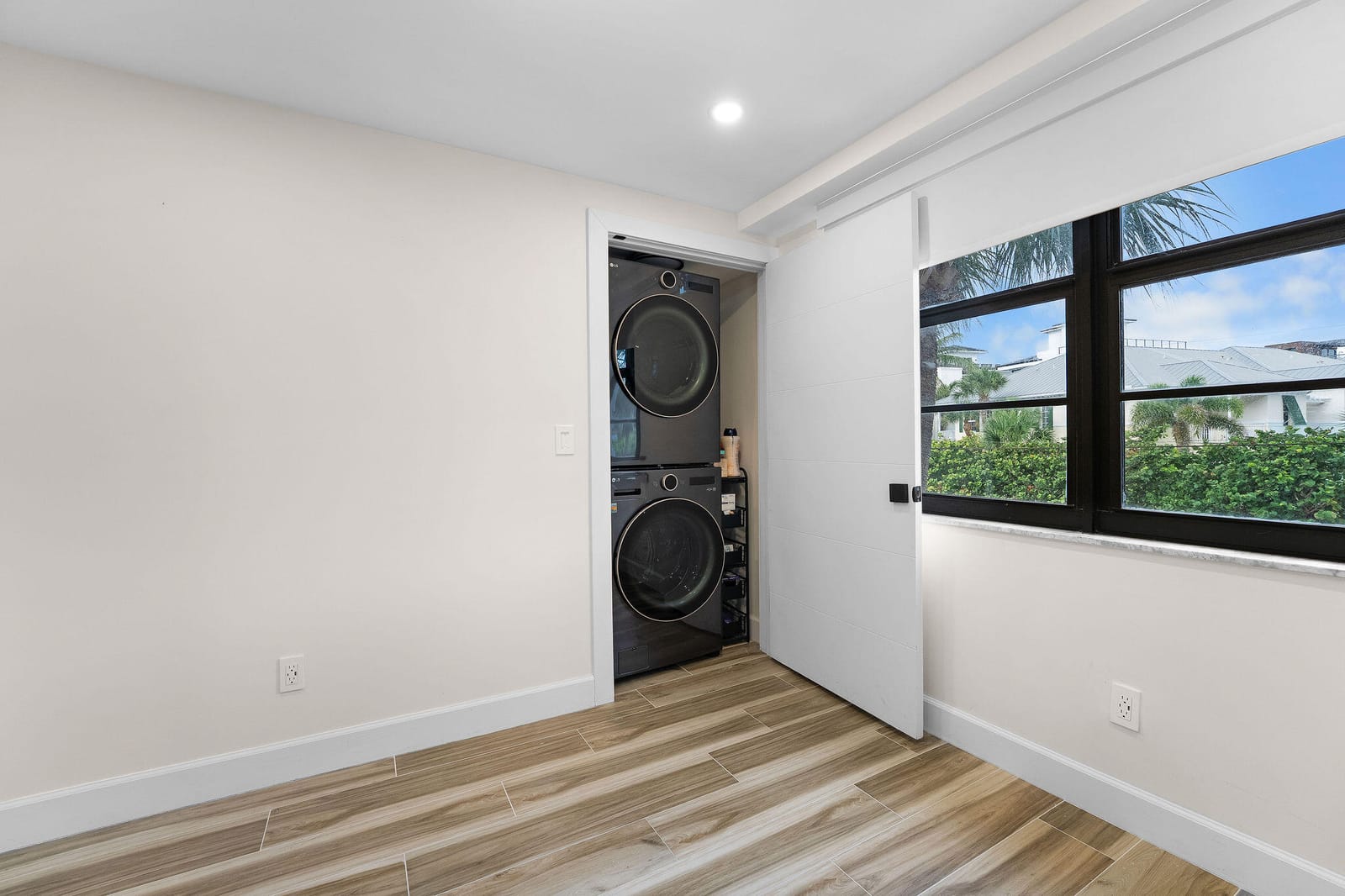 911 Ocean Drive 201 — photo 5