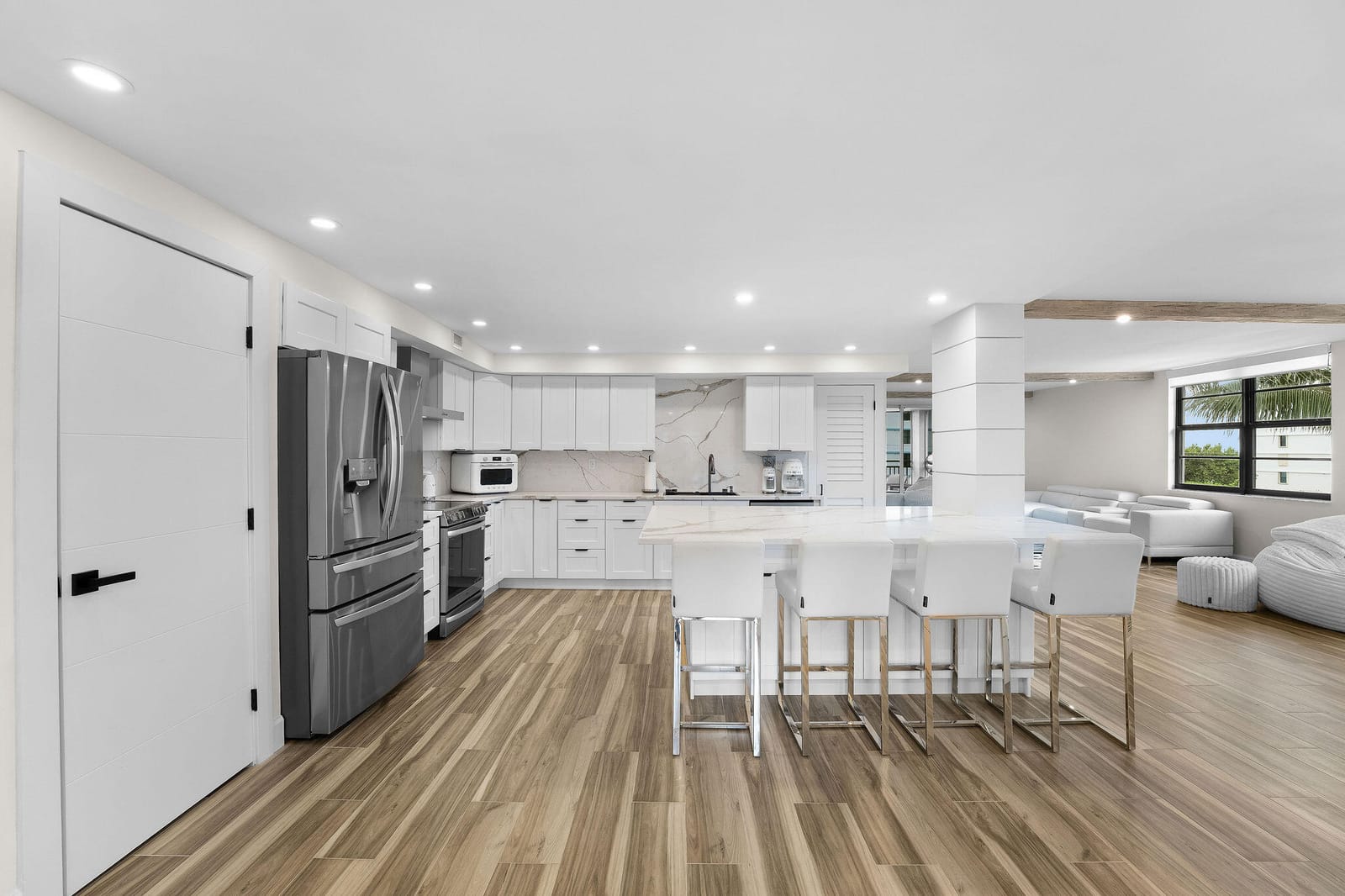 911 Ocean Drive 201 — photo 9
