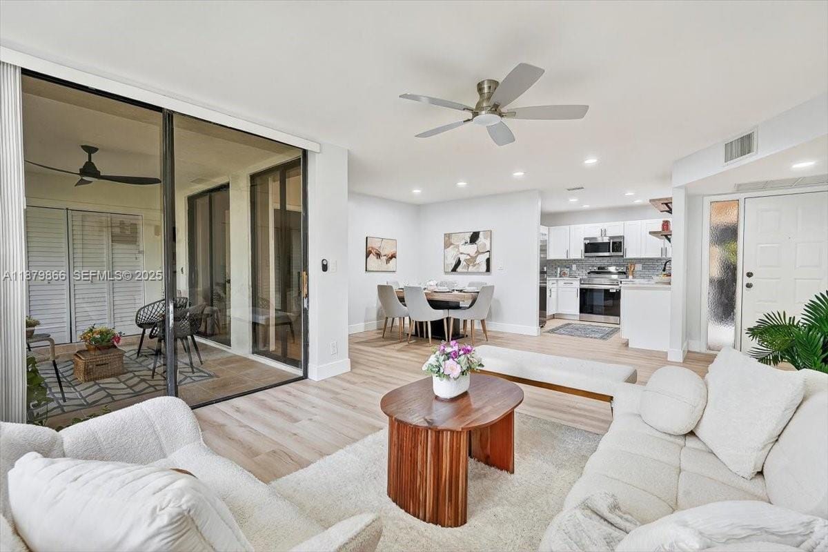 2652 N Carambola Circle 1738 — photo 4