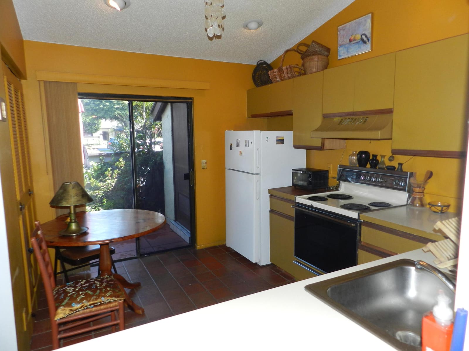 450 Knollwood Court — photo 2
