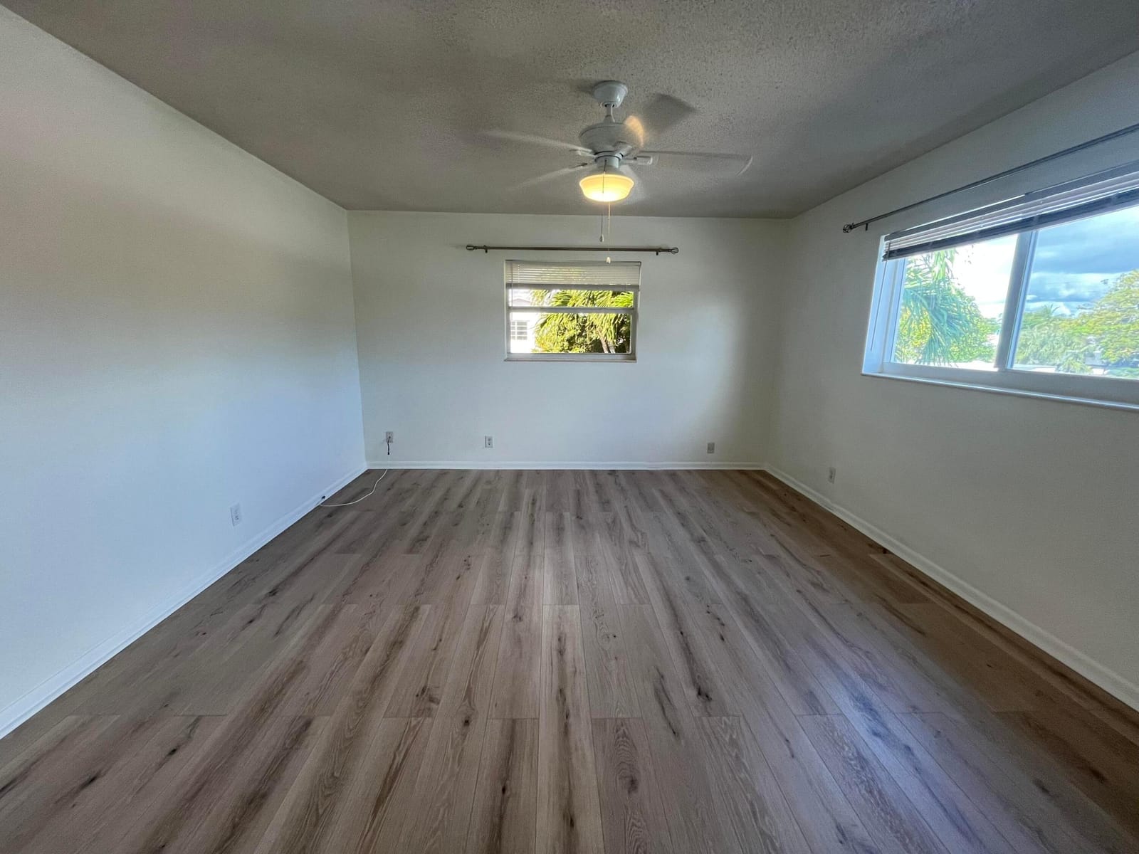 658 NE 6th Court L — photo 10