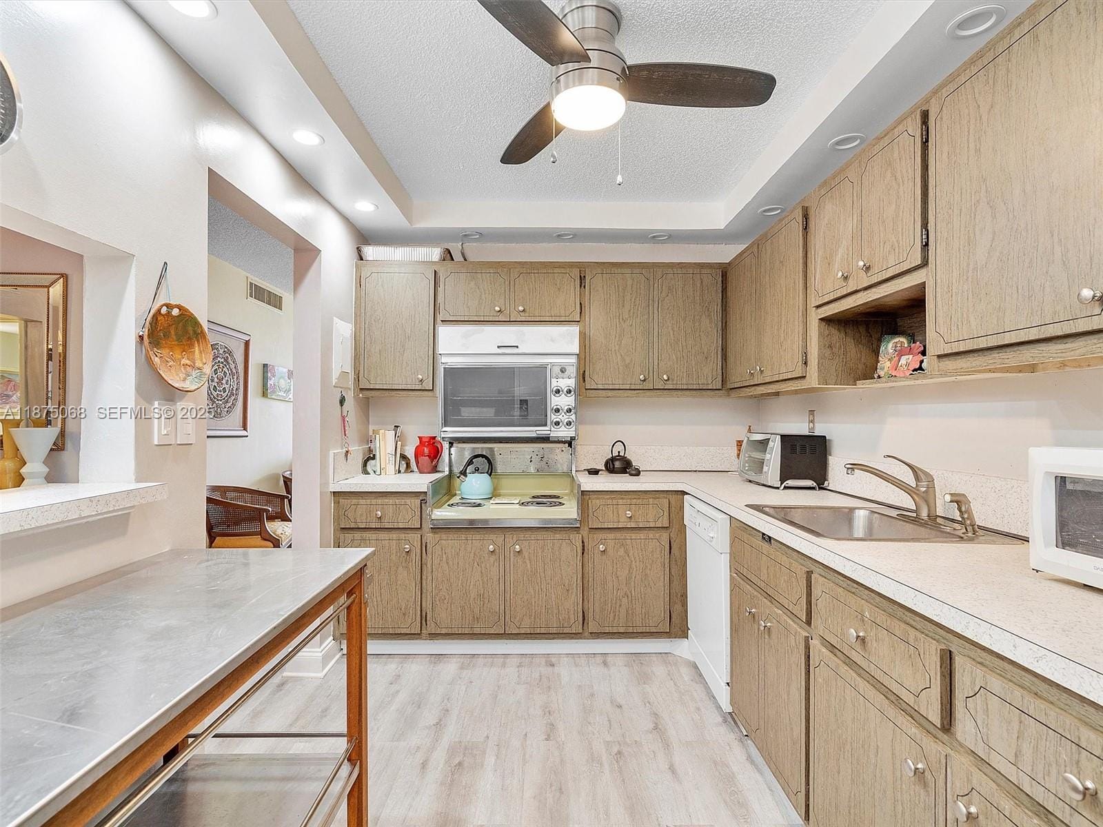 1470 NE 125th Terrace PH12 — photo 6