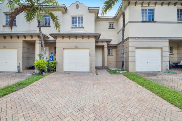 991 Abaco Lane, Riviera Beach, FL 33404
