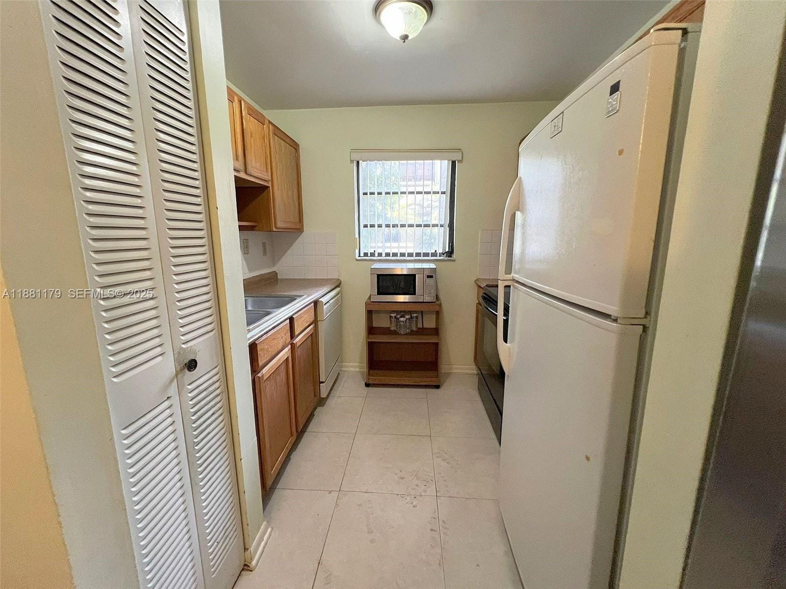 6355 SW 136th Court 101J — photo 9