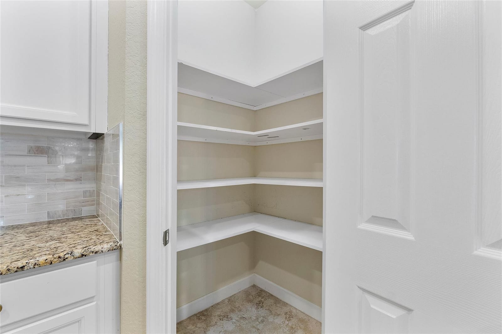 10450 Wellington Parc Drive 10450 — photo 12
