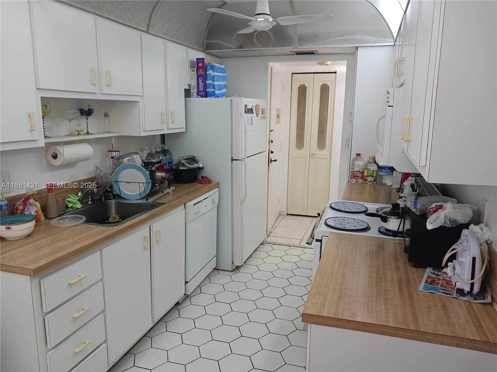 1300 St Charles Place 311 — photo 11