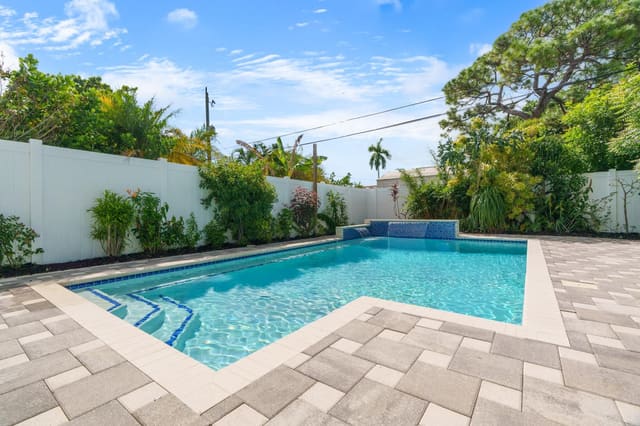 364 NW 48th Court, sold in North Andrews Gardens Fir, Fort Lauderdale, FL
