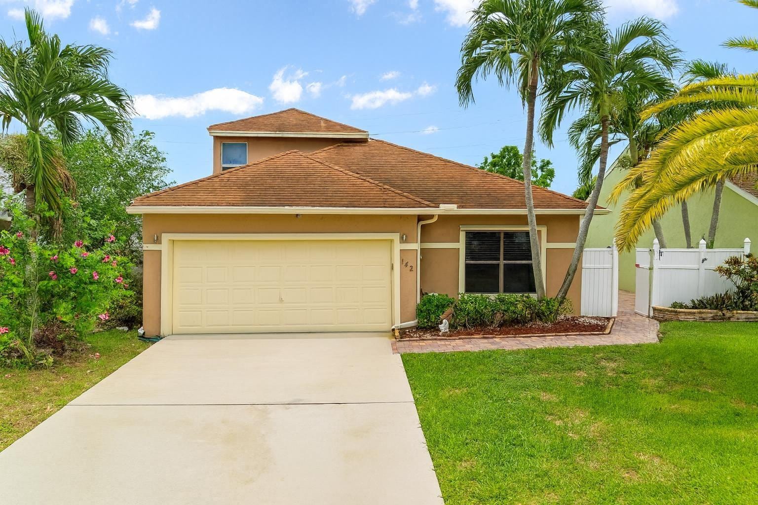 142 Tara Lakes Drive, Boynton Beach, FL 33436