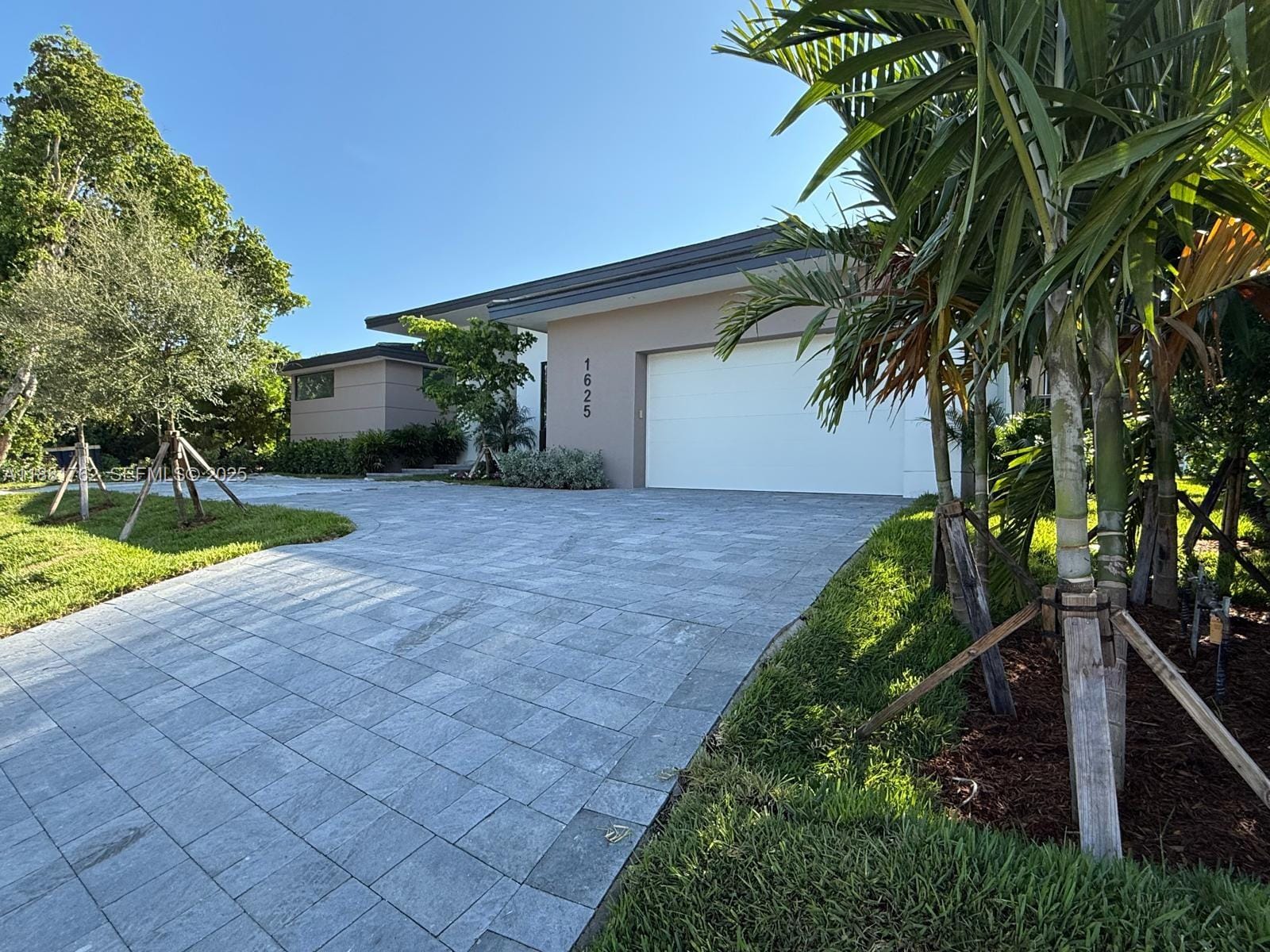 1625 Diplomat Parkway, Hollywood, FL 33019