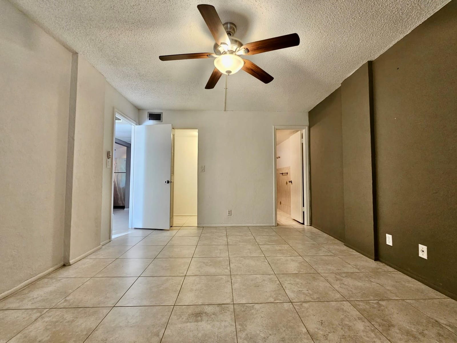 118 Royal Park Drive Unit 2e, Oakland Park, FL 33309 photo 13