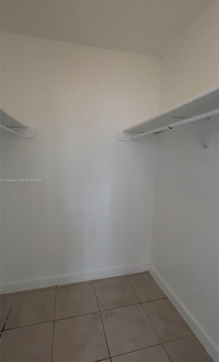 498 NW 165th St Road D-101 — photo 5