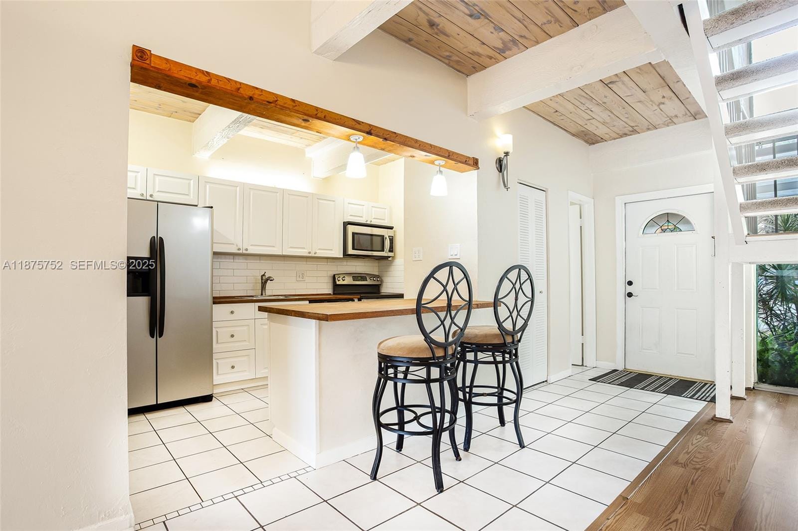 8811 Gatehouse Road 8, Plantation, FL 33324 photo 2