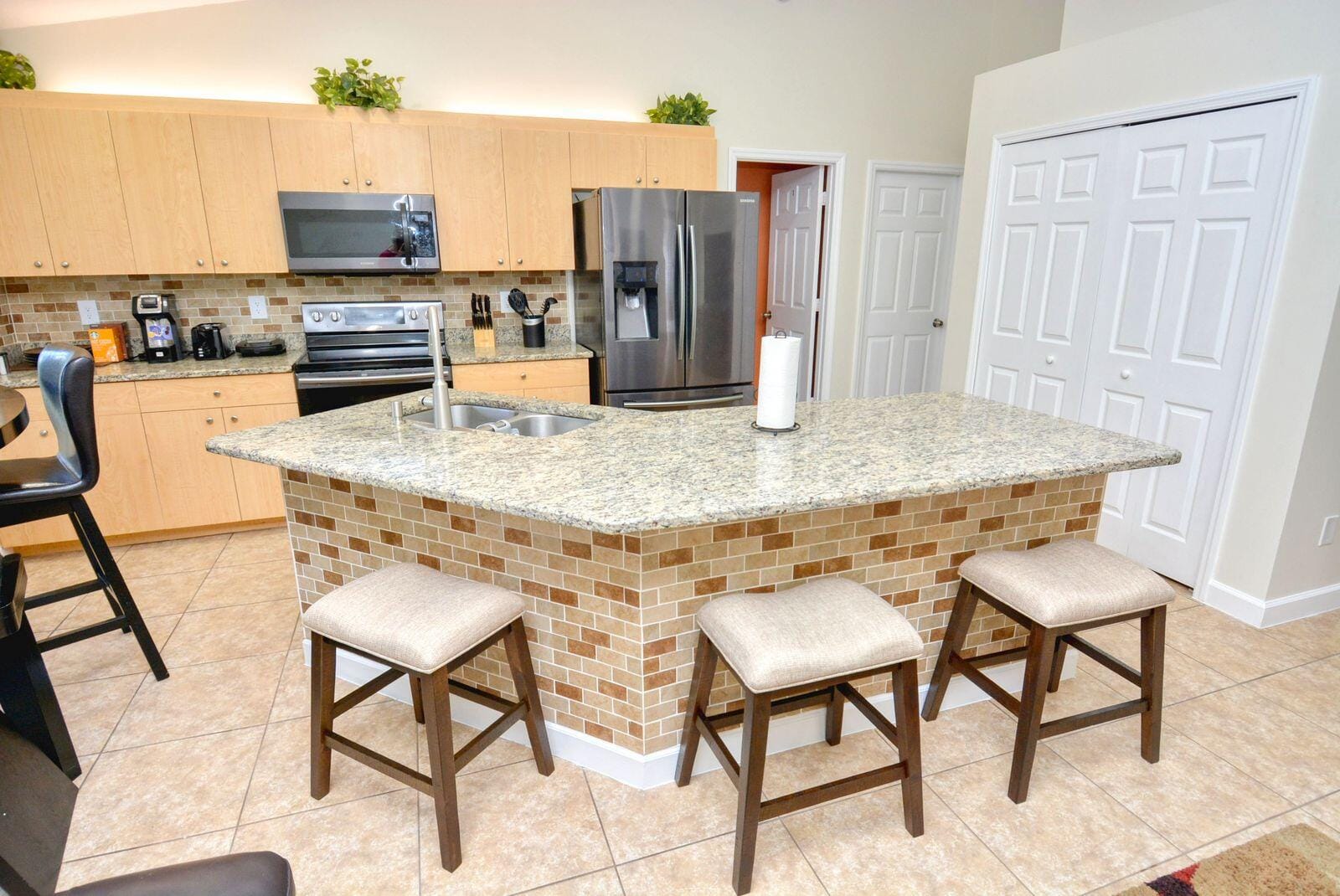220 W Arbor Avenue — photo 10