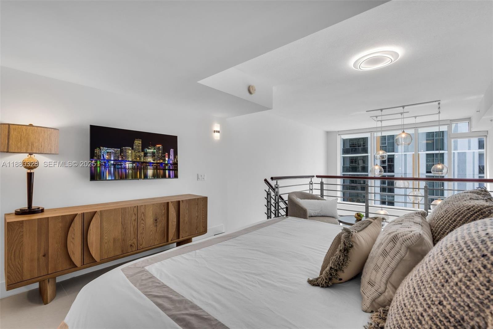41 SE 5th Street 1112, Miami, FL 33131 photo 11